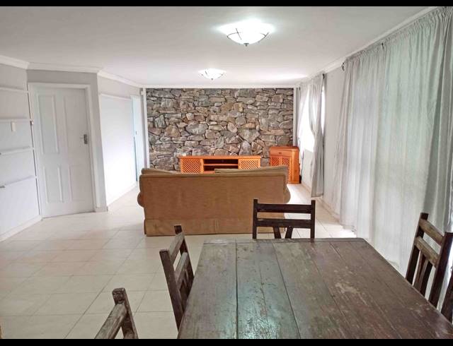 5 BEDROOM HOUSE FOR SALE IN BLUFF
